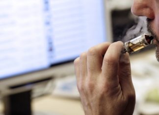 Ηλεκτρονικό τσιγάρο – Αυξημένος κίνδυνος για καρκίνο και έμφραγμα