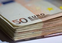 «Ξεμπλοκάρισμα» δεσμευμένων τραπεζικών λογαριασμών, εξετάζει η ΑΑΔΕ