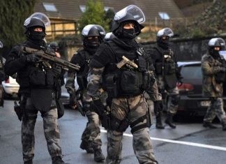 Κατάσταση ομηρίας στο Παρίσι, συνελήφθη ο δράστης