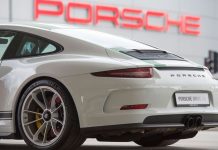 ΗΠΑ: Ο Τραμπ σχεδιάζει δασμούς 25% στα εισαγόμενα αυτοκίνητα