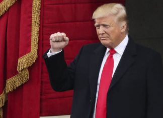 Παππούς για 10η φορά ο Τραμπ