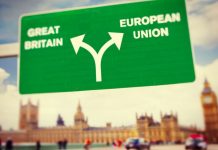FAZ: Η ΕΕ πρότεινε παραμονή της Βρετανίας στην Τελωνειακή Ένωση και μετά το 2020