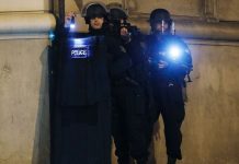 Γαλλία: Άνδρας απείλησε να πετάξει χειροβομβίδα. Ζητούσε συνάντηση με τον Μακρόν (Video)