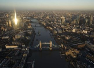 Λονδίνο: Απομάκρυνση βόμβας στον Τάμεση – Κανονικά οι πτήσεις στο Σίτι