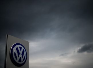 Παύθηκε μεγαλοστέλεχος της VW για τα πειράματα σε πιθήκους