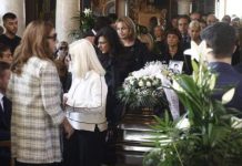 Τελέστηκε η κηδεία του Μιχάλη Ζαφειρόπουλου (2)