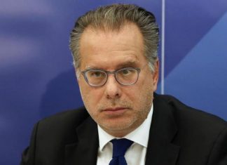 Κουμουτσάκος: Οι σκοπιανοί καθόρισαν τις κόκκινες γραμμές τους, η κυβέρνηση;