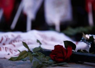 Έκλεισαν οι πύλες του Πολυτεχνείου