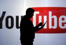 Πατέρας μήνυσε YouTube και WhatsApp για την αυτοκτονία του γιου του