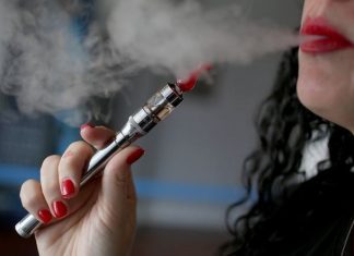 Το ηλεκτρονικό τσιγάρο αυξάνει τον κίνδυνο πνευμονίας