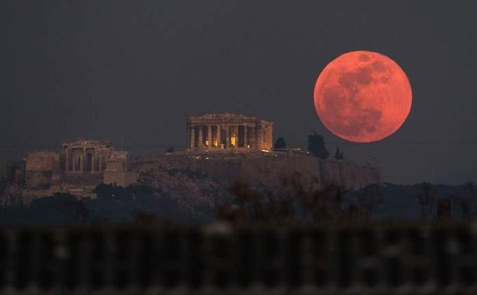 moon-athens