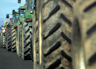 Μπλόκα αγροτών σε δρόμους της Κεντρικής και Δυτικής Μακεδονίας, στη Νίκαια, στον Ε65 και Τελωνεία (upd)