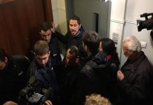 Πλειστηριασμοί: Ένταση έξω από συμβολαιογραφικό γραφείο με μέλη του κινήματος «Δεν πληρώνω» (upd)