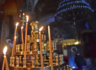 Κορυφώνεται απόψε το θείο δράμα