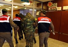 Συνάντηση Κεφαλογιάννη με τους δυο Έλληνες στρατιωτικούς