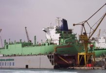 Σε λειτουργία ξανά το Νεώριο Σύρου – Το πρώτο πλοίο μπήκε για δεξαμενισμό