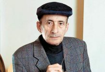 Πλήθος κόσμου στην πολιτική κηδεία του Μάνου Ελευθερίου