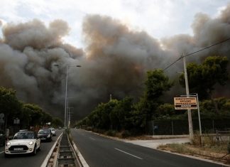Τουλάχιστον 3 νεκροί από τη φωτιά στο Μάτι Αττικής – Πληροφορίες για 10