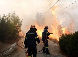 Στο έλεος της φωτιάς η Αττική – Πύρινα μέτωπα σε Κινέτα, Αγ. Θεοδώρους, Ν. Βουτζά, Αγ. Ανδρέα, Μάτι, Κάλαμο