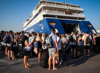 Ξεκίνησε η μεγάλη έξοδος για το καλοκαίρι – Κίνηση στα λιμάνια