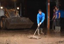 Ο Ράφα Ναδάλ έβαλε γαλότσες και βοηθά τους πλημμυροπαθείς της Μαγιόρκα (Video)