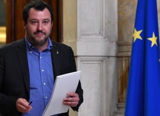 Ιταλία: Νέα επίθεση Σαλβίνι σε Γιούνκερ