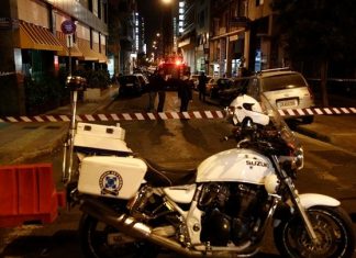 Μαχαίρωσαν λιμενικούς στα Εξάρχεια σε επιχείρηση για ναρκωτικά