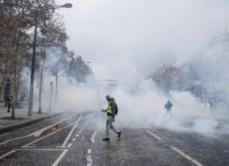Διαδηλώσεις και συλλήψεις στο Παρίσι για τον 1 χρόνο από των «κίτρινων γιλέκων»