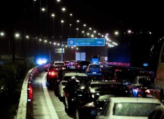 Ουρές χιλιομέτρων στην Αθηνών-Λαμίας