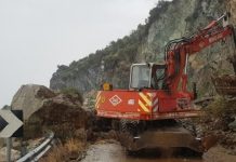 Λέσβος: Νέες κατολισθήσεις στο Πλωμάρι