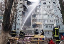 37 νεκροί από την κατάρρευση πολυκατοικίας στα Ουράλια