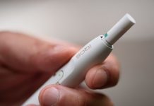 IQOS: Επικίνδυνο όπως το παραδοσιακό και το ηλεκτρονικό τσιγάρο