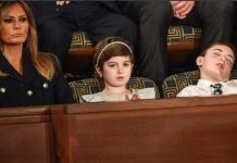 «Ήρωας» ο 11χρονος που κοιμήθηκε στην ομιλία του Τραμπ