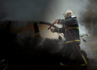 Εμπρησμοί 20 αυτοκινήτων τη νύχτα στην Αττική