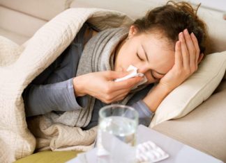 Κύμα υπεργρίπης στη Βρετανία: Τα νοσοκομεία αντιμετωπίζουν ένα από τα “χειρότερα σενάρια”