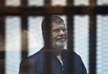 Πέθανε μέσα στο δικαστήριο ο πρώην πρόεδρος της Αιγύπτου Μ. Μόρσι