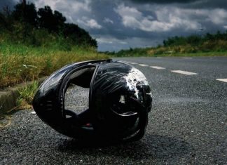 Στο 13% από 24%, μειώνεται ο ΦΠΑ στα κράνη δικυκλιστών