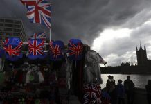 Brexit: Πάνω από 400 χρηματοοικονομικές εταιρίες έφυγαν από Βρετανία