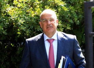 Τηλεφωνικές συνομιλίες Δένδια με ΥπΕξ Γαλλίας και ΗΑΕ ενόψει Βερολίνου