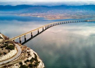 Με προβλήματα η κυκλοφορία στην γέφυρα Σερβίων