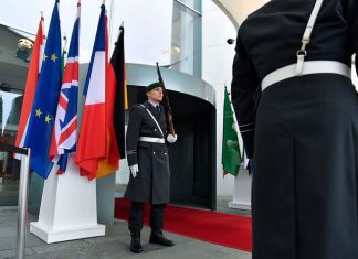 Συμφωνία κατάπαυσης πυρός και τήρησης εμπάργκο όπλων στη Λιβύη (upd)