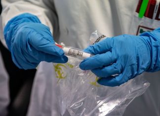 Κορονοϊός: 2.053 νεκροί σε 24 ώρες στις ΗΠΑ