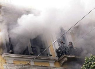 Παραιτείται υπέρ των συγγενών των θυμάτων της Marfin το Δημόσιο