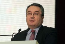 Μόσιαλος: Εξαιρετικά αποτελεσματικό το εμβόλιο της Pfizer