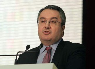 Ηλίας Μόσιαλος: Δεν μπορούμε να βγούμε από το lockdown χωρίς ρίσκο