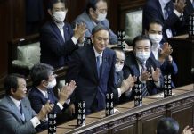 Ο πρωθυπουργός της Ιαπωνίας Γιοσιχίντε Σούγκα εγκαταλείπει την εξουσία