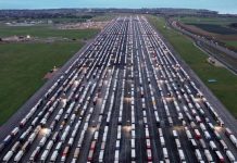 Βουτιά κατέγραψαν οι βρετανικές εξαγωγές στην ΕΕ ένα μήνα μετά τη συμφωνία για το Brexit