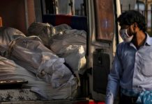 ΠΟΥ: Τριπλάσιος ο πραγματικός αριθμός θανάτων από COVID-19