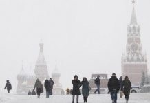 Σφοδρή χιονόπτωση στη Μόσχα για πρώτη φορά από το 1949