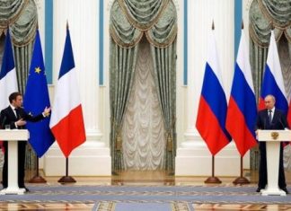 Γαλλική προεδρία: «Ευπρόσδεκτο» το ότι ο Πούτιν είναι έτοιμος να μιλήσει με τον Μακρόν